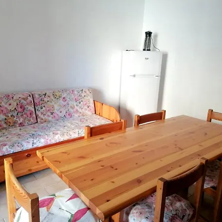 Casa Fronte Con Piscina